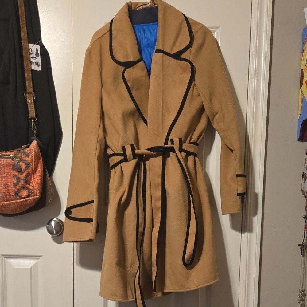 ZoLucky Xl Elegant Tan Women's Coat with Black Trim - Picture 1 of 1